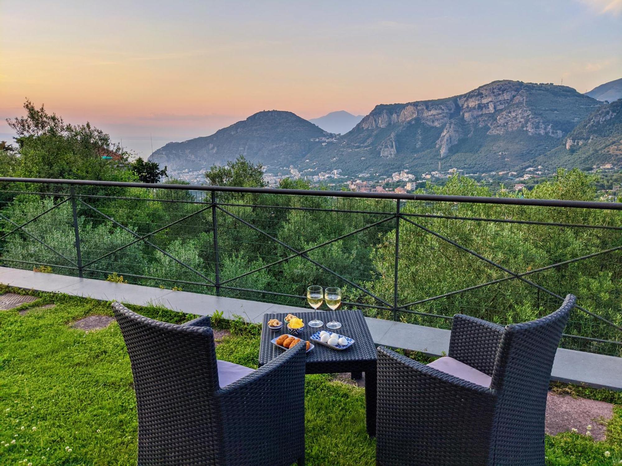 Villa Fanella, Independent House Between Sorrento & Amalfi Piano di Sorrento Bagian luar foto